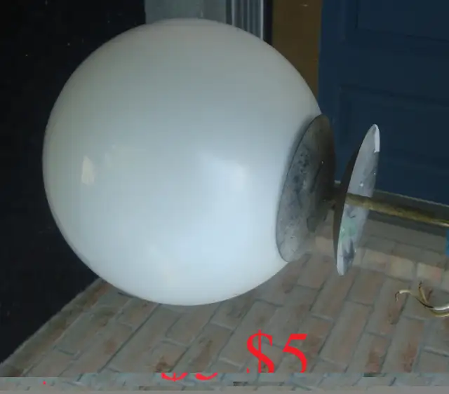 3Bulb Light fixture, Flush mount & Hanging Fixtures, Chandeliers in Indoor Lighting & Fans in Mississauga / Peel Region - Image 7