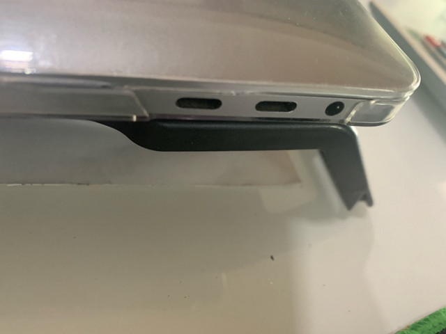 MacBook Pro 15” - 2019 / 16GB / 512 GB  in Laptops in Hamilton - Image 3