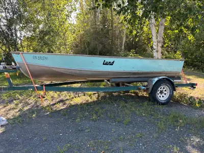 For Sale 1985 Lund S-16 Hull has a crack at the transom and a couple rivets need to be replaced. Sea...