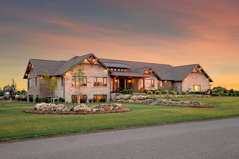 YOUR HOME SOLD GUARANTEED!Luxurious Custom Built 6 Bedroom Home