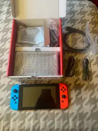 V2 Nintendo switch with box