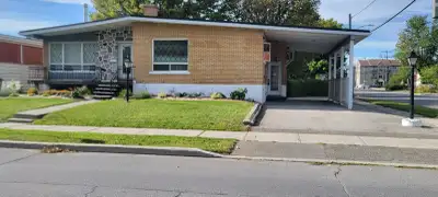 Magnifiques chambres au 2820 Sicotte , à moins de 3 min de l'ITA et Cégep Tout inclus, électricité,...