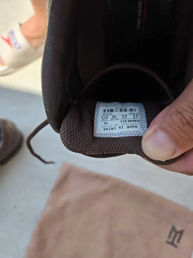 Nike tiger woods 9 .5 golf shoes  in Golf in St. Catharines - Image 8