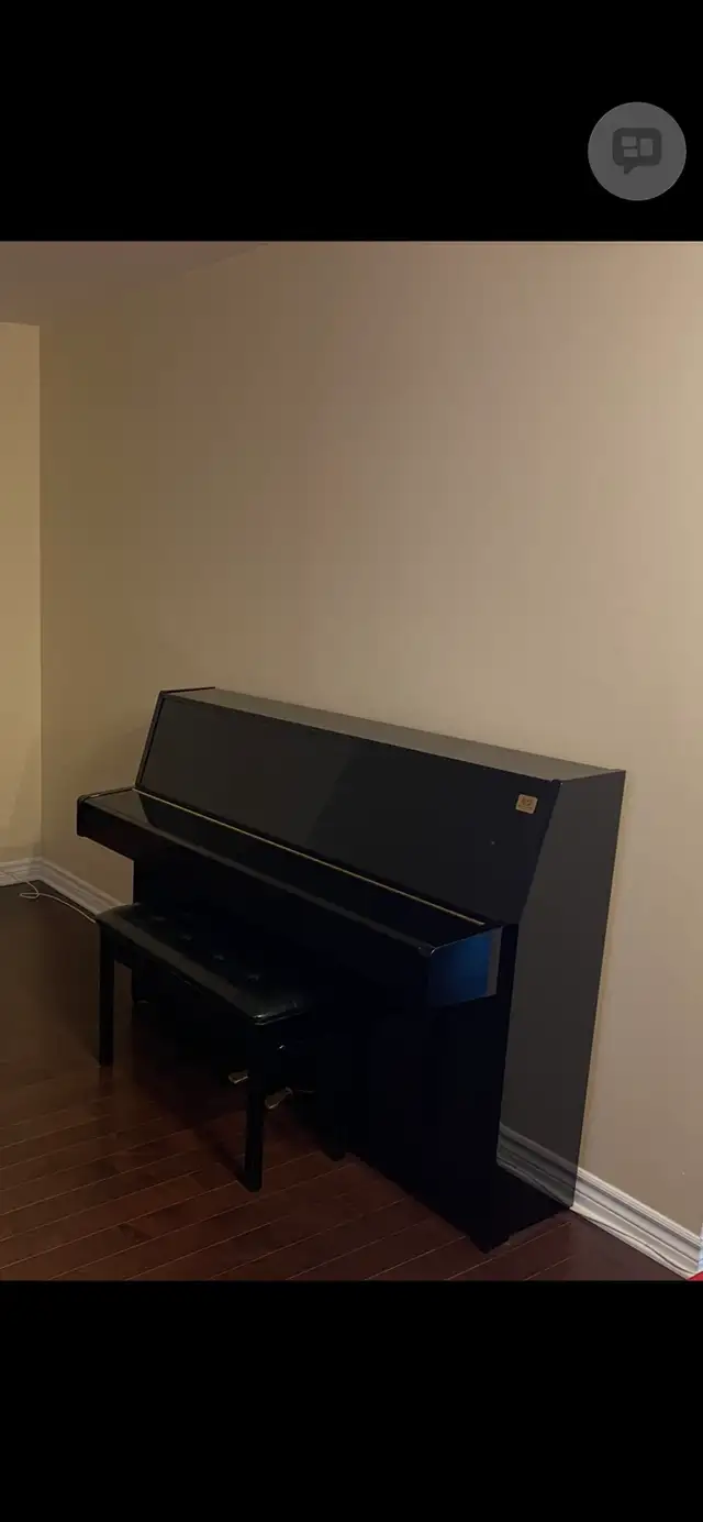 Yamaha Piano in Pianos & Keyboards in City of Montréal - Image 2