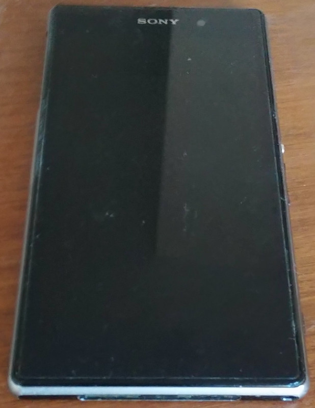 Unlocked Xperia Z1 16 GB with wire / Charger in Cell Phones in Ottawa - Image 4