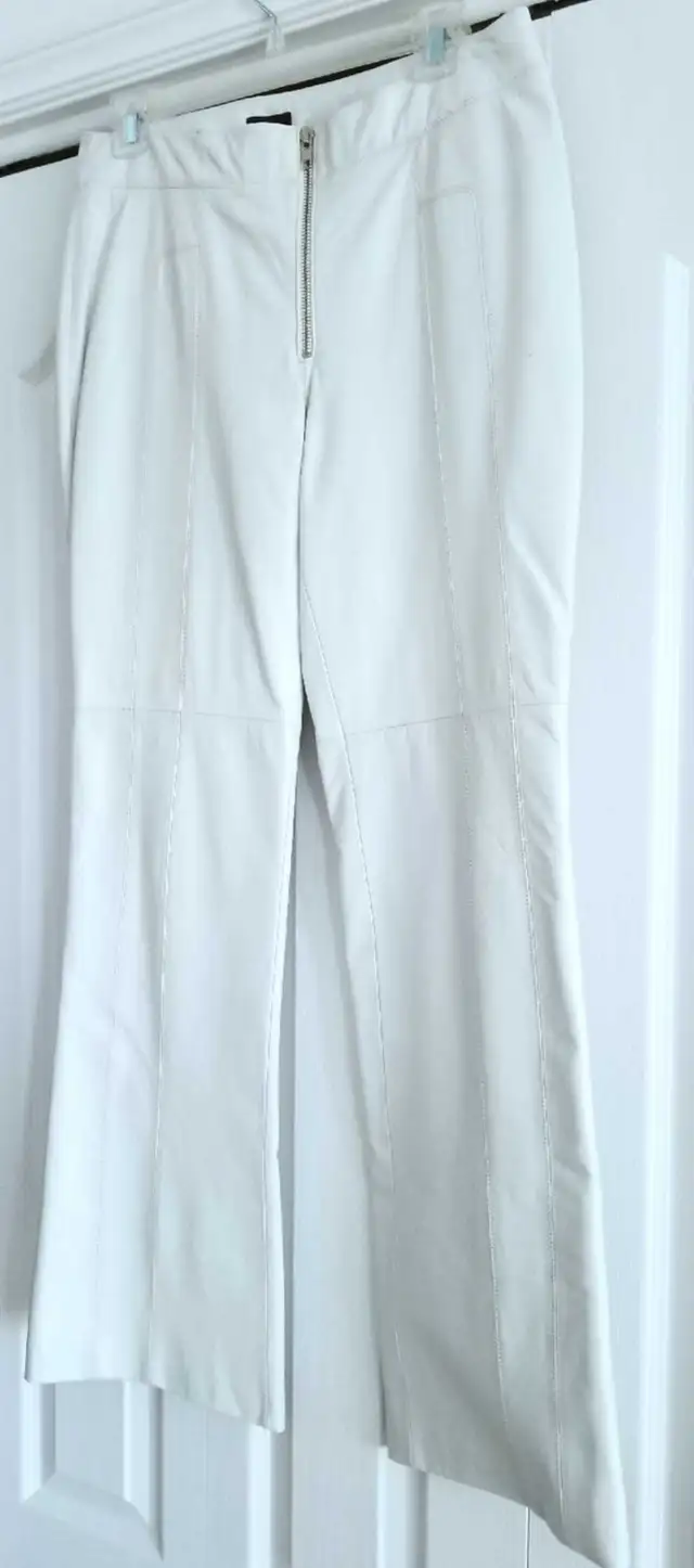 Leather Pants New  Danier White or Black Size 6 in Women's - Bottoms in St. Catharines - Image 3
