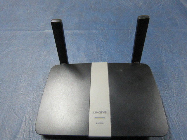 Linksys AC1200+ Router in General Electronics in Ottawa - Image 2