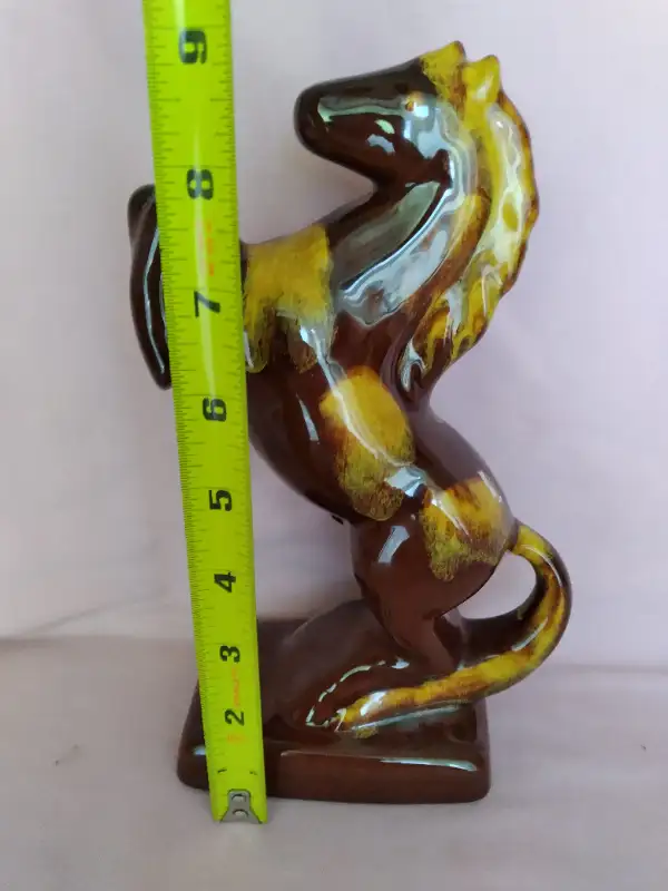 Blue Mountain Pottery Rearing Horse Bookends in Arts & Collectibles in Barrie - Image 7
