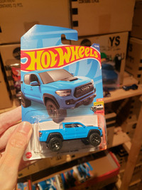2022 Hot wheels 2020 Toyota Tacoma blue Pickup Truck