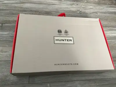 woman’s hunter tall boots size 7, View more