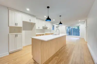 Appartement neuf dans le Vieux-Longueuil, 5 1/2 + salle lavage