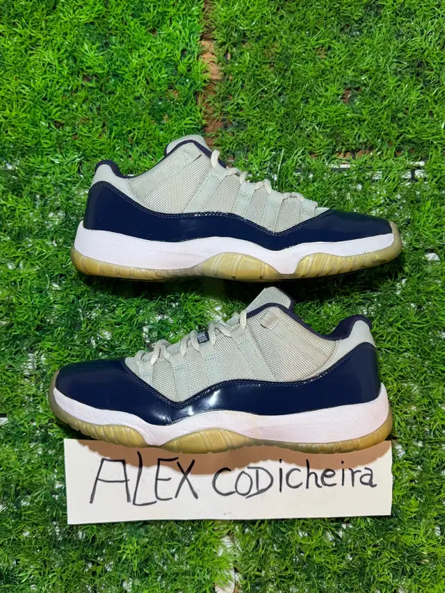 Size 9.5 - Air Jordan 11 Retro Low Georgetown in Men's Shoes in Mississauga / Peel Region - Image 7