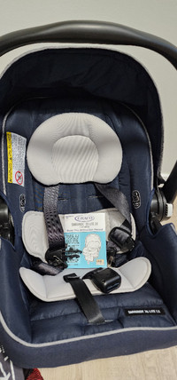 Graco infant carseat with two base