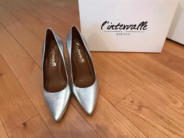 WOMEN'S SHOES (   SIZE : 6) in Women's - Shoes in City of Montréal - Image 2