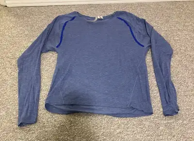 Lululemon Stop, Drop & Squat Shirt Ladies sz 4  partial open bac, View more
