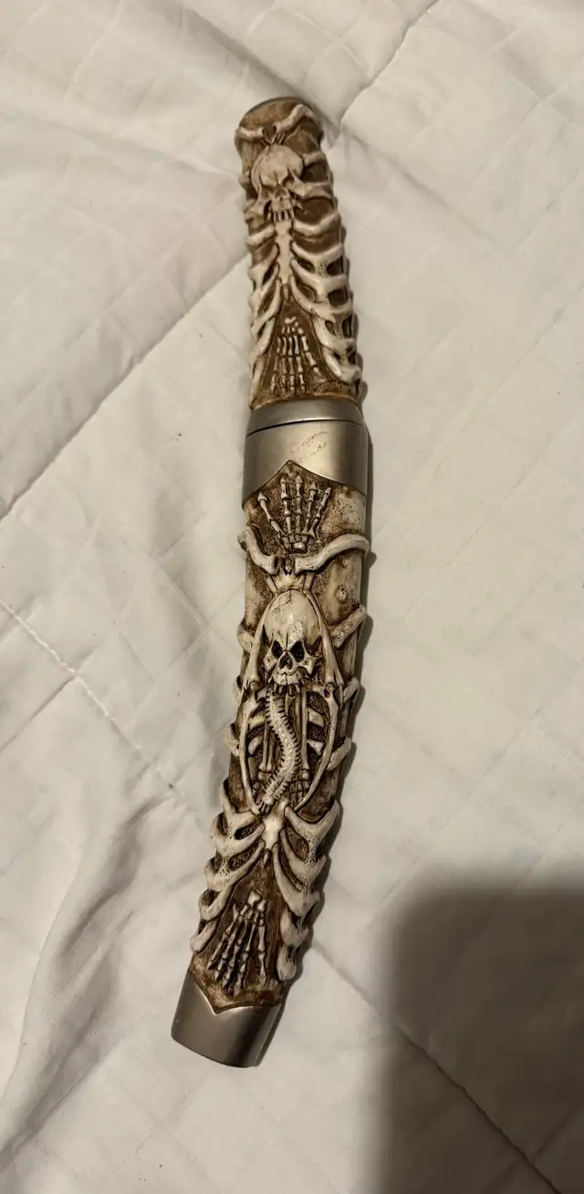 Tomahawk Brand Stainless Katana Dagger Skeleton in Arts & Collectibles in Owen Sound - Image 2