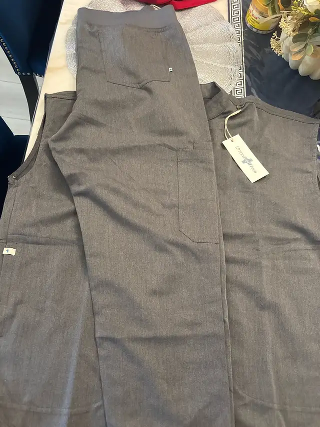 scrub clothing in Women's - Other in Calgary - Image 5