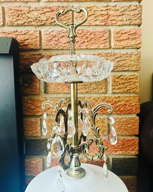 Vintage Ashtray Stand in Home Décor & Accents in Ottawa - Image 2
