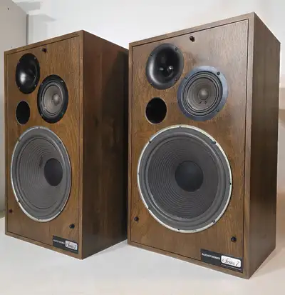 Powerful Canadian AUDIOTRONIX Series 7 3-Way Bookshelf Speakers, View more