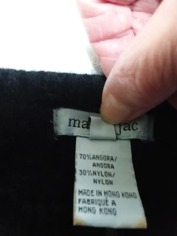 Cardigan angora in Women's - Tops & Outerwear in Saskatoon - Image 4