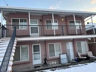 Clean three bedrooms unfurnished suite, 25 years old, ground floor, no pets & no smoking. Prefer a f...