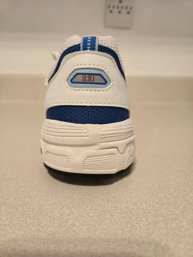 New Balance running shoes (size 8 extra wide) in Women's - Shoes in Ottawa - Image 4