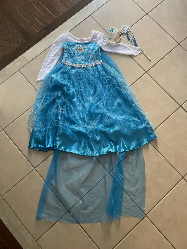Halloween costumes for girls.