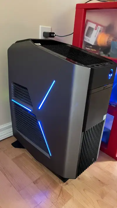 Alienware Aurora R7 gaming computer , View more