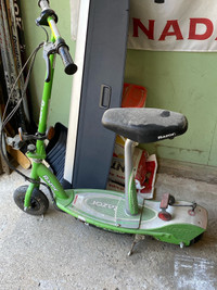 Razor scooter, possibly needs battery and charger.