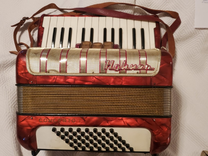 Accordion Hohner Concerto 1 n antique in great playable shape