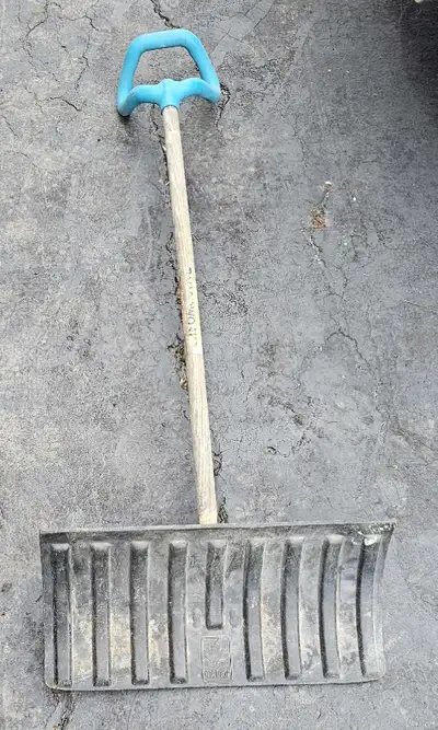 Melnor Snow Shovel large with D HANDLE, View more