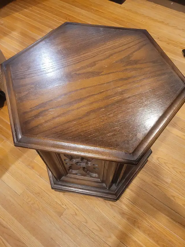 Wooden side tables in Coffee Tables in City of Toronto - Image 9