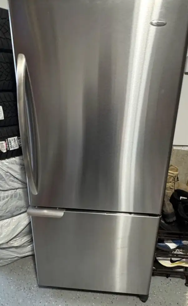 stainless fridge  in Refrigerators in City of Montréal - Image 2