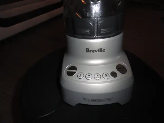 Breville Blender in Processors, Blenders & Juicers in Calgary - Image 3