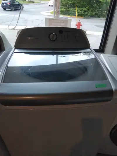 Je vends ma laveuse Whirlpool Cabria en excellent état de fonctionnement, parfaite pour tous vos bes...