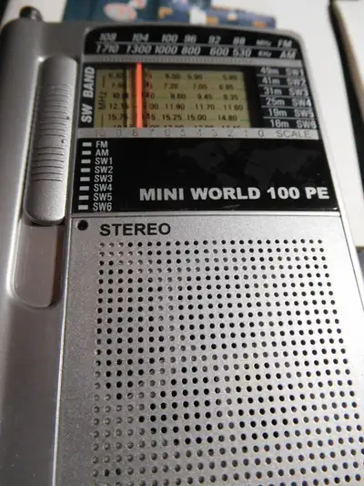 Radio Grundig portatif, View more