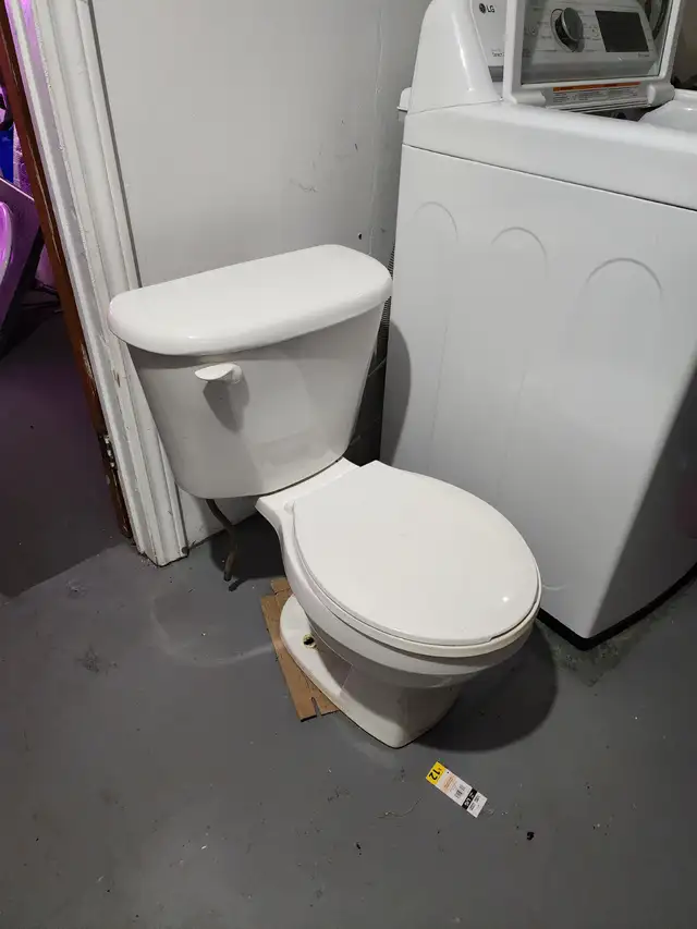 Countertop, Sink and Toilet in Plumbing, Sinks, Toilets & Showers in Summerside - Image 4