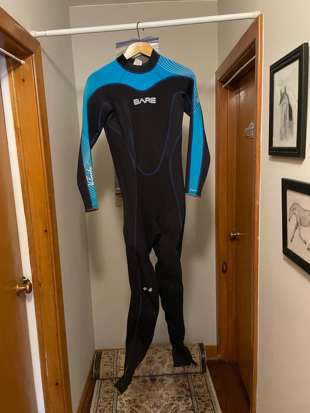 Ladies Wet Suit 12T in Water Sports in City of Toronto