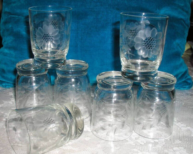 CORNFLOWER  TUMBLERS in Arts & Collectibles in Kawartha Lakes - Image 2
