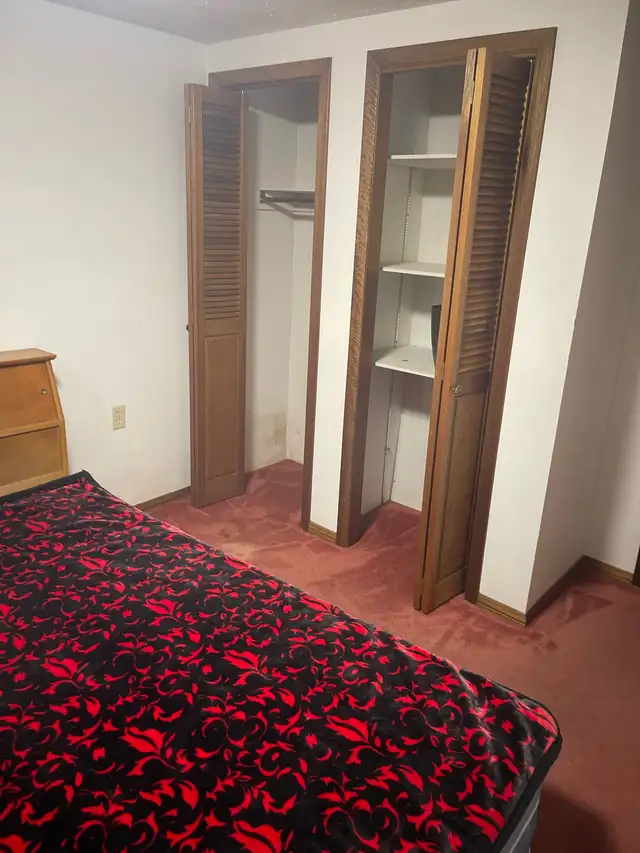 Room for rent  in Manitoba in Canada - Image 5