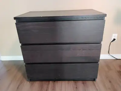 Some scuffs. Drawers slide great. In Duggan neighborhood. Approximately 31.5" x 30.5" x 19"