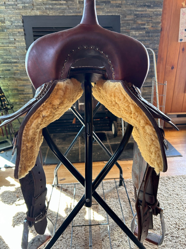 For trade : Frontier 15X Cutting Saddle in Equestrian & Livestock Accessories in Saskatoon - Image 4