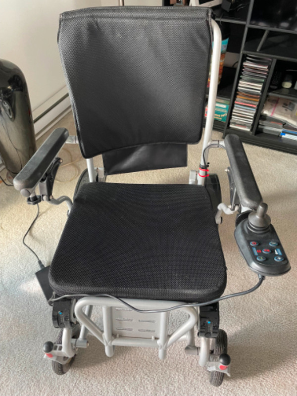 Travel Buggy Electric Wheelchair in Health & Special Needs in North Bay - Image 2