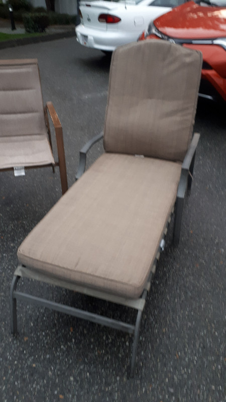 PATIO FURNITURE 2 STACKING CHAIRS + LOUNGE CHAIRS - in Other in Delta/Surrey/Langley - Image 2