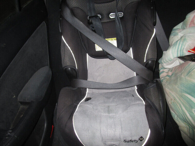 siège auto étape 3 SAFETY FIST t-propre exp 2021 4 29 dans Poussettes, porte-bébés et sièges d'auto  à Laval/Rive Nord - Image 4