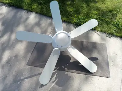 SEALING FAN WITH LIGHT WHITE, View more