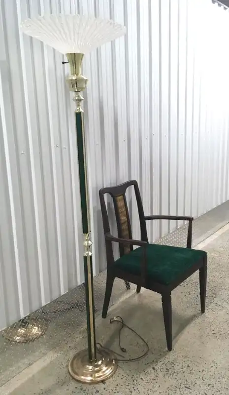 Vintage Wood / Rattan Chair With Emerald Green velvet Seat -$125 in Chairs & Recliners in City of Montréal - Image 6