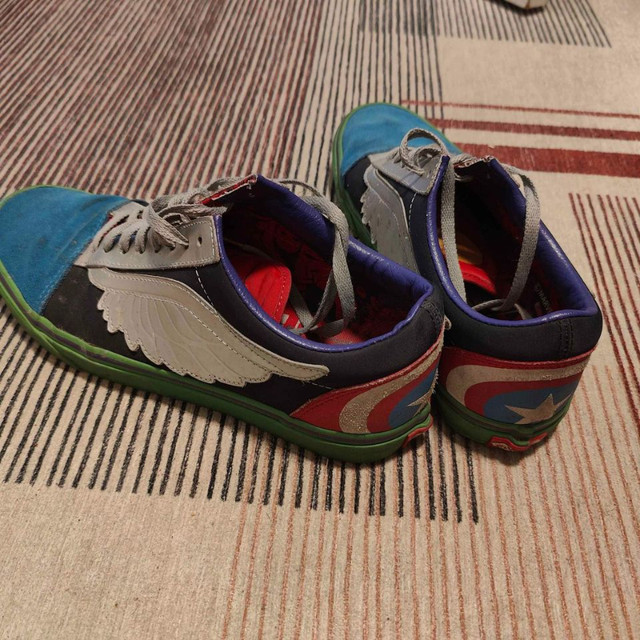 Kids' Marvel Avengers Vans shoes, size 4 in Kids & Youth in Edmonton - Image 3