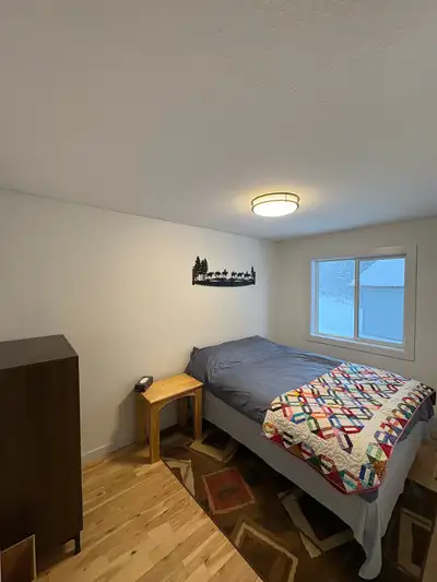 Room for rent in newly renovated home in Smithers. Utilities included. Small space so cleanliness is...