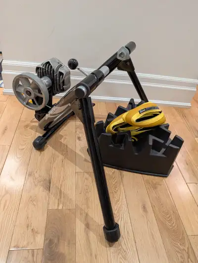 INDOOR BIKE TRAINER: Trek Cyclops Fluid 2 + Stand +Saris Indoor, View more